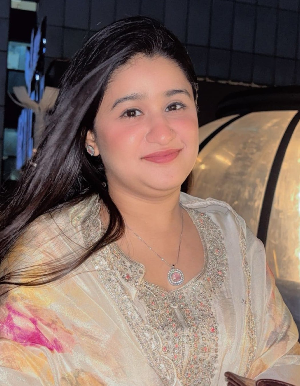 Firdaus Mumtaz - Busiqueens