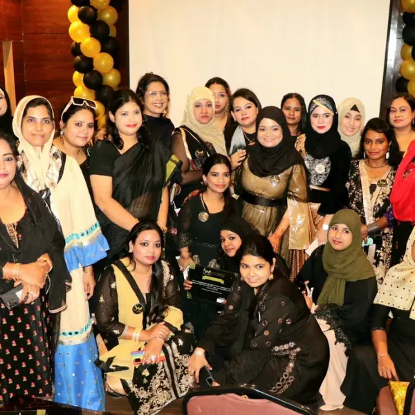 Women entrepreneurs of the Busiqueens community together at an event